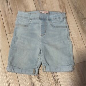EUC Levis Girlfriend Midi Short 6x